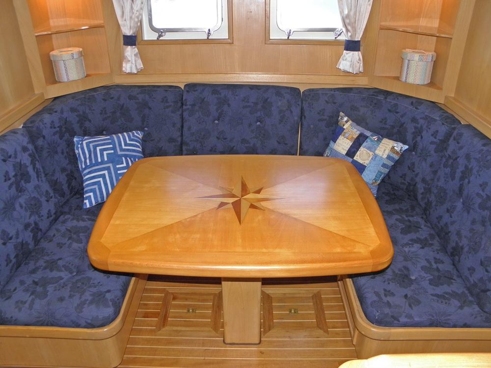 Aft cabin, Accommodation